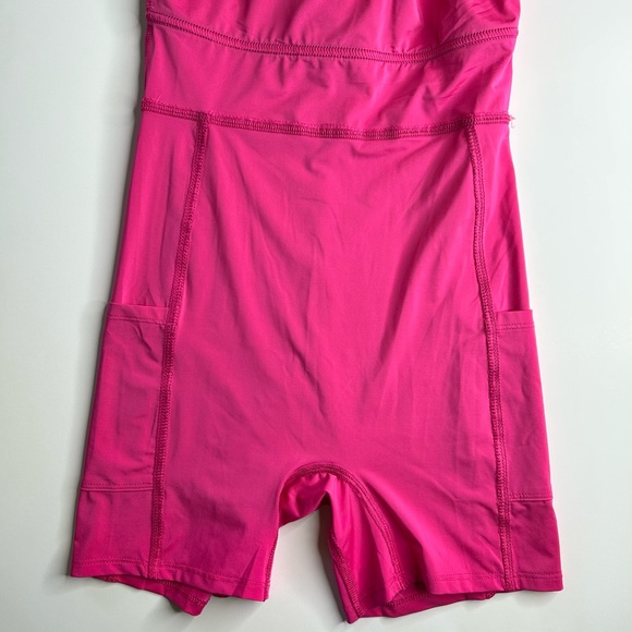 GapFit Brushed Tech Jersey Dress Athletic Pink Attached Shorts Dry Wicking XS - Picture 5 of 11